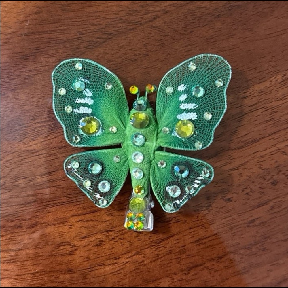 *********NOT FOR SALE********Tarina Tarantino Sparkling Butterfly Clip